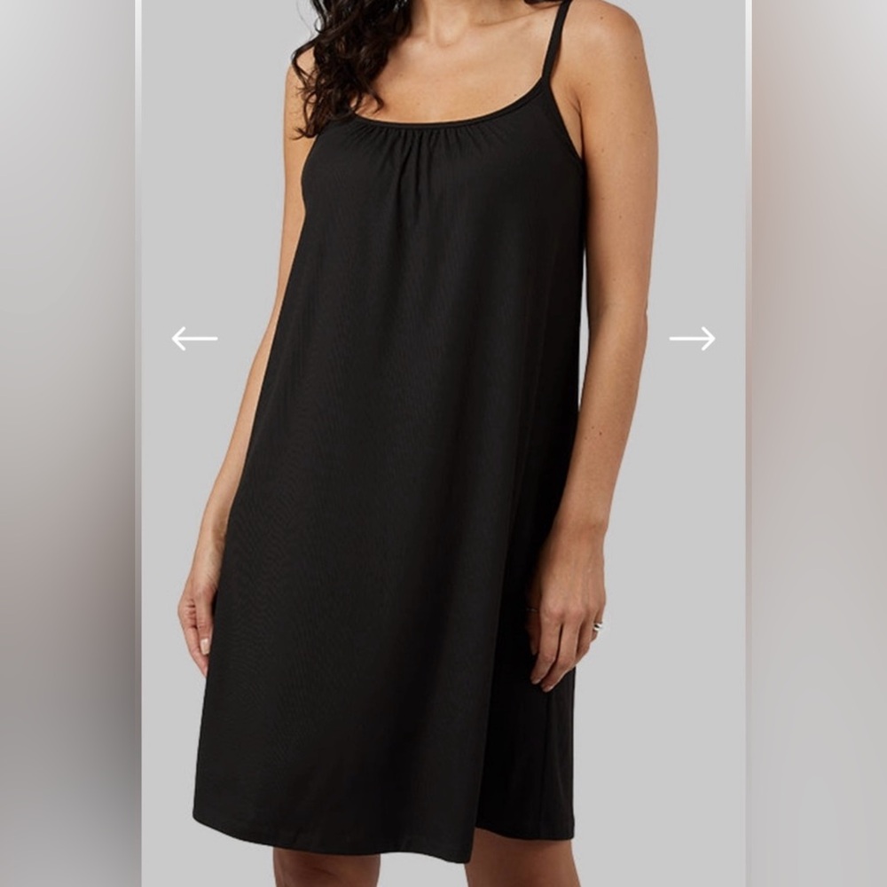 32 Degrees Cool Flowy Black Dress | Built-in Cups | Relaxed Fit  Sz Large